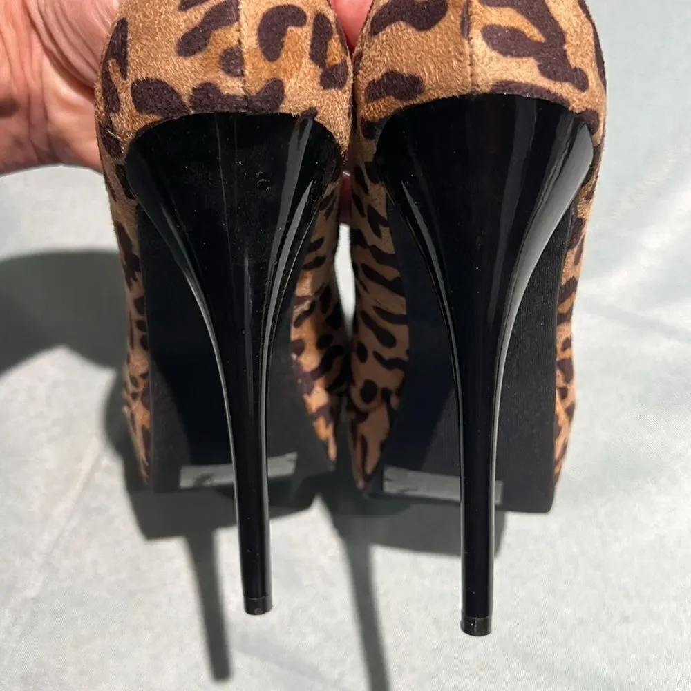 Charlotte Russe Leopard Print Heels‎ size 8.  B56